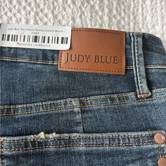 Judy Blue High Waist Tummy Control Cutoff Shorts Dark Wash Raw Hem NWT L - Picture 6 of 12